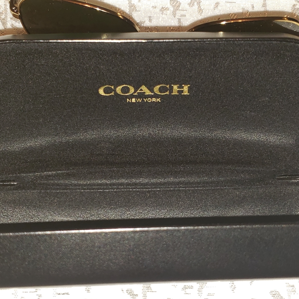 New Coach Sunglasses - Picture 4 of 11